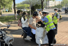 卖电动车利用白底黑字号牌
